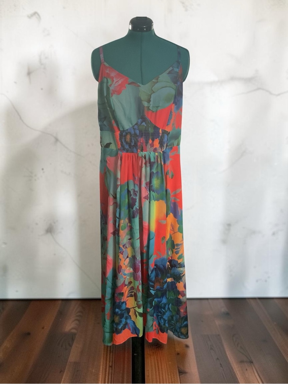 City Chic Green and Coral Floral Maxi Dress P:22” L:52” (Hi) 57”(Low)